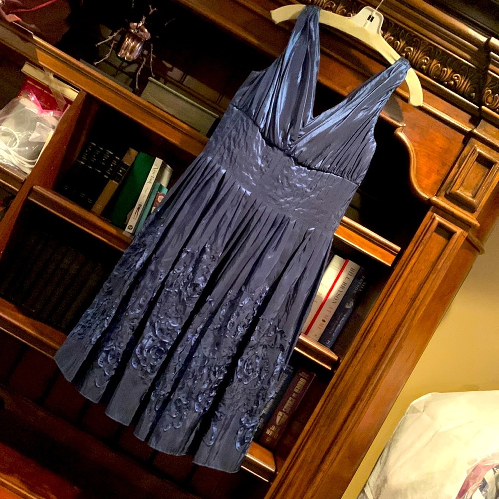 SUZI CHIN Size 12 V-Neck Classic Navy Brook Dress~Ruched Floral Party Graduation
